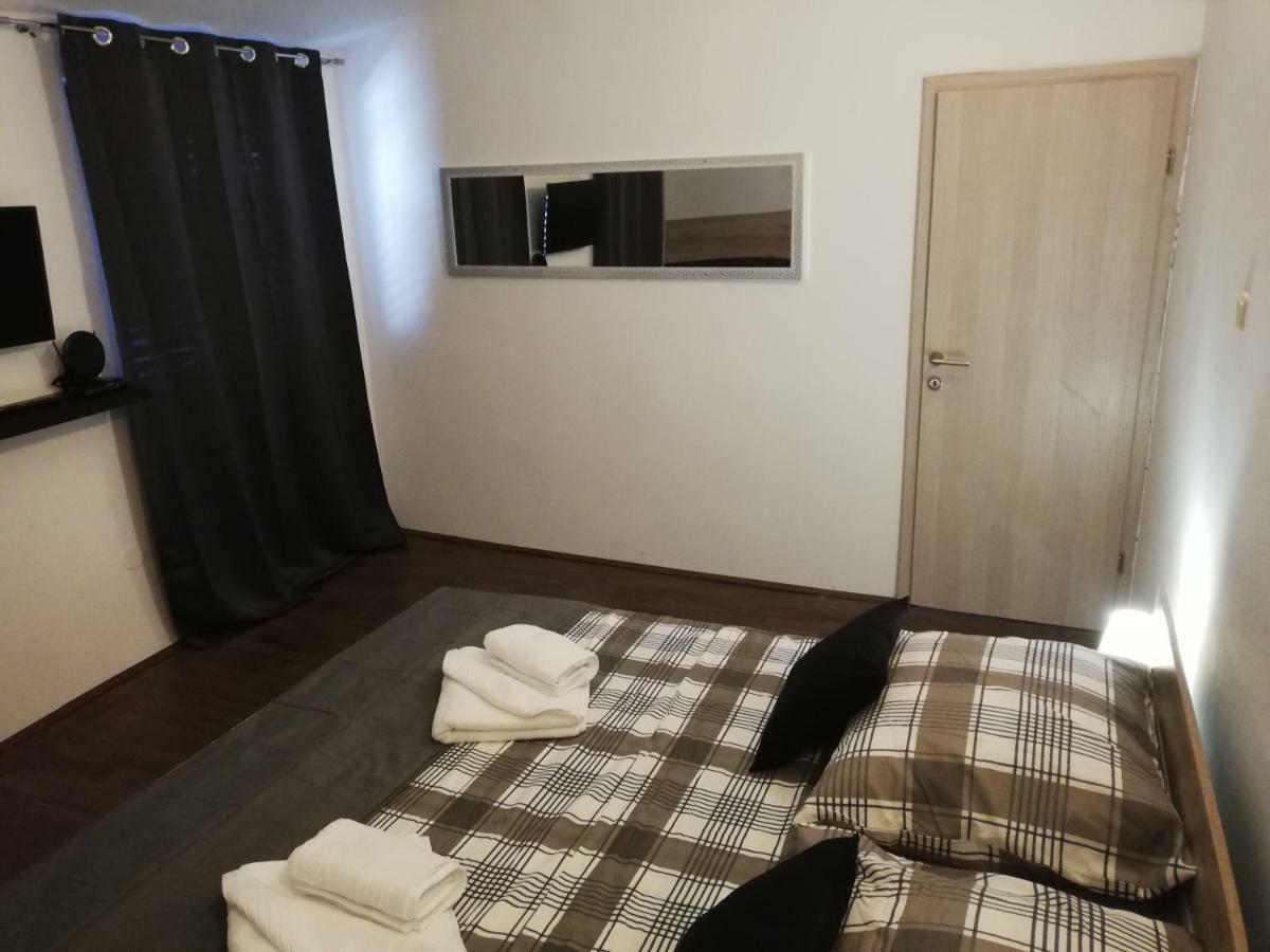 Apartmani Zdenka Savar-Maslina Экстерьер фото