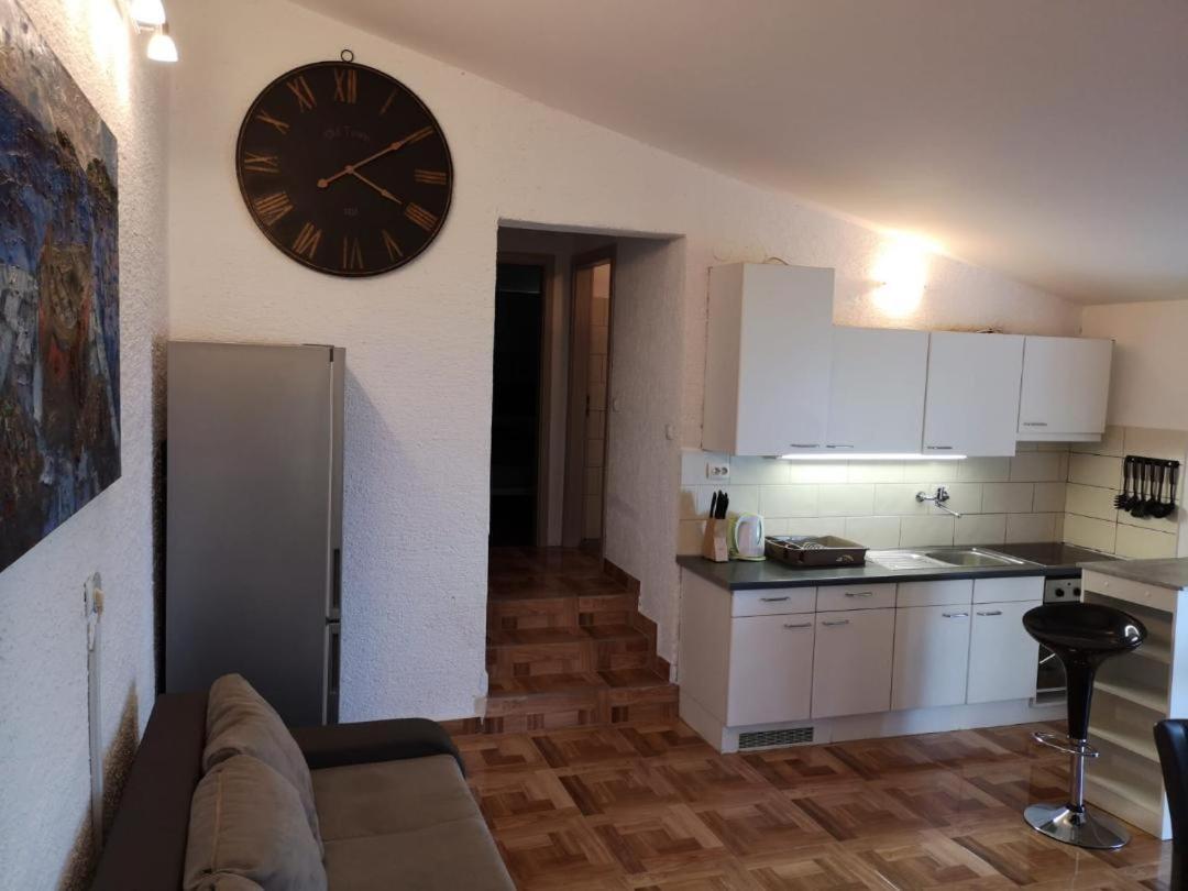 Apartmani Zdenka Savar-Maslina Экстерьер фото